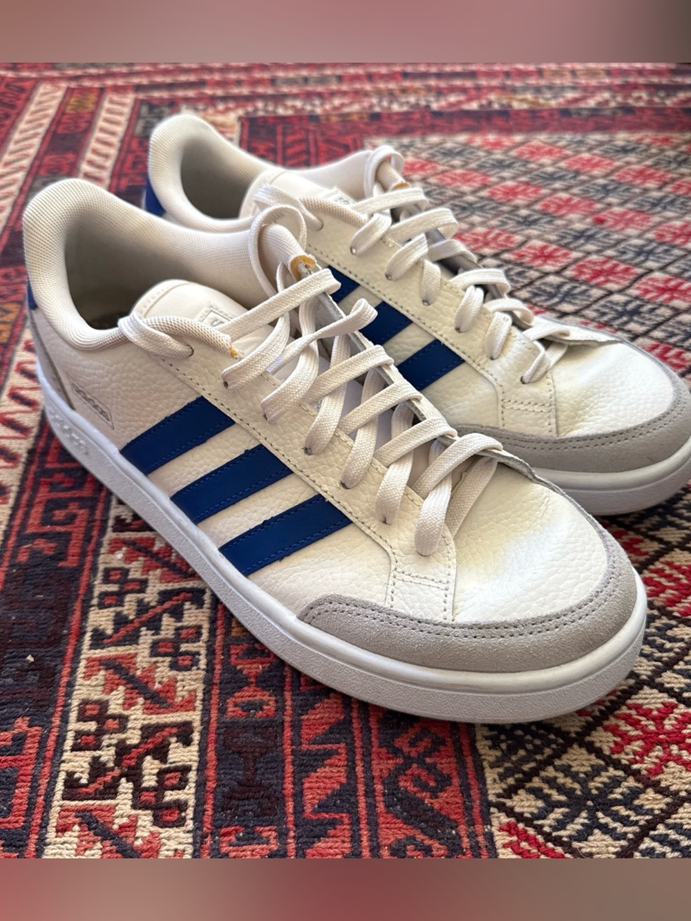 adidas White & Blue Low-Top Sneakers with Gray Suede Toe size 8.5